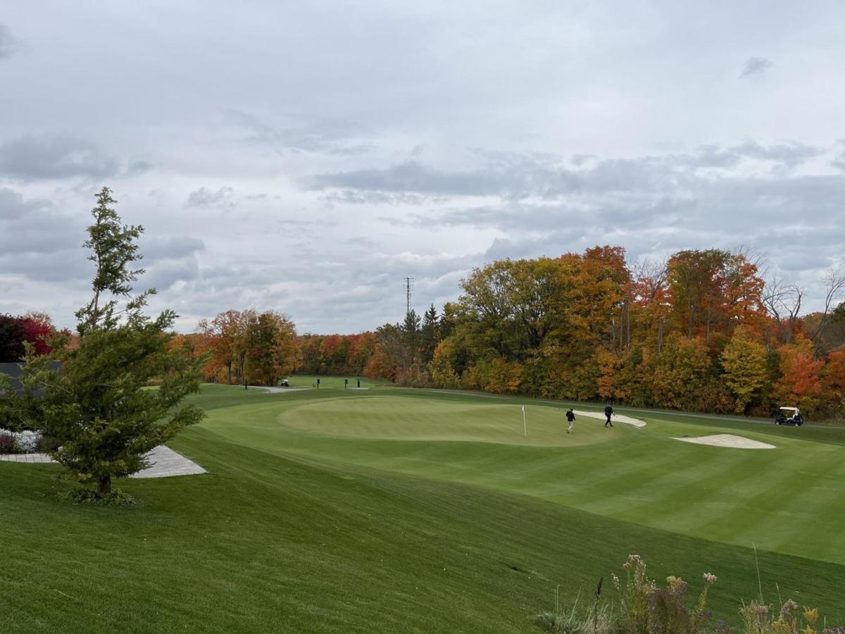 Stunning Stayz At Friday Harbour Beach Marina Resort Lake Simcoe Innisfil Extérieur photo
